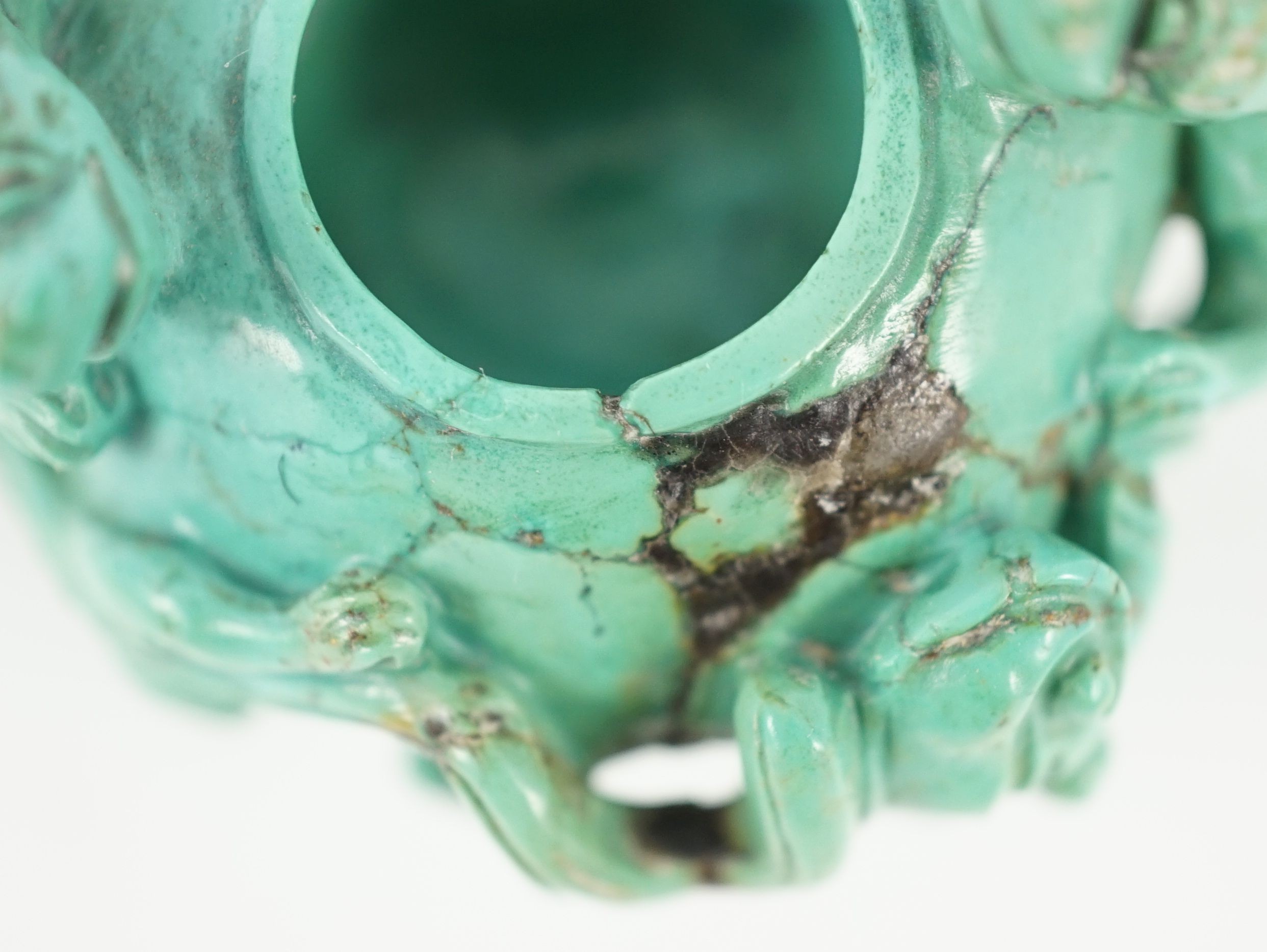 A small Chinese turquoise matrix waterpot, 18th/19th century 5.3 cm wide